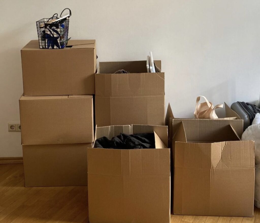 Moving services in Dubai with professional movers and packers for local and international relocation